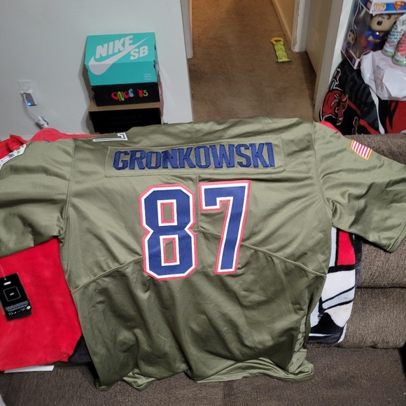 Bundle of jerseys.. sizes vary - Picture 5 of 5